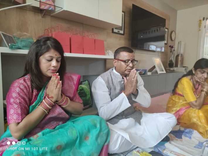 5 - grih pravesh puja - Hindu priest - ketul joshi - wedding priest - www.hindupriestketuljoshi.co.uk - Hindu wedding