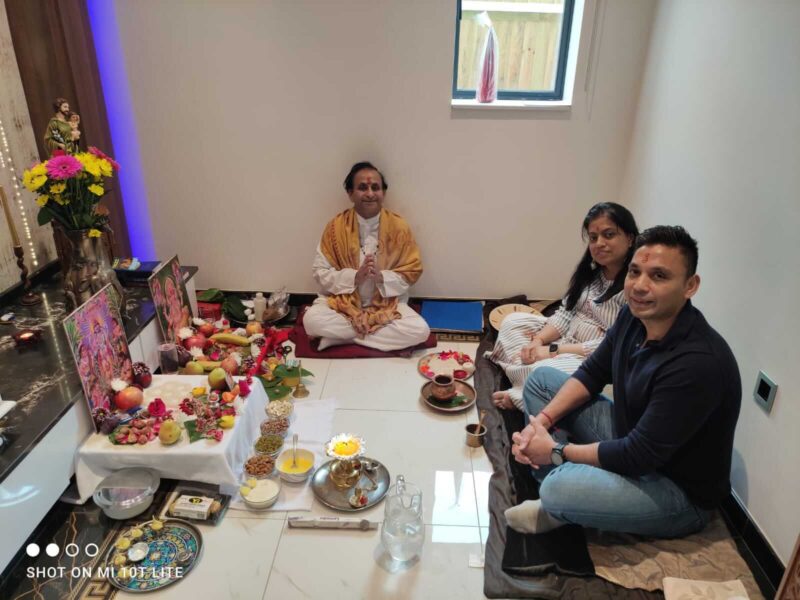 Wedding priest - Satyanarayn katha puja - Hindu wedding priest - hindu priest in uk- satyanarayan katha- hinduisam - www.hindupriestketuljoshi.co.uk -25 -