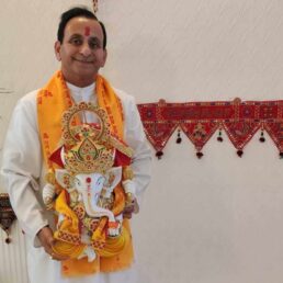 143- Hindu wedding priest - hindu priest - wedding priest - www.hindupriestketuljoshi.co.uk (1)