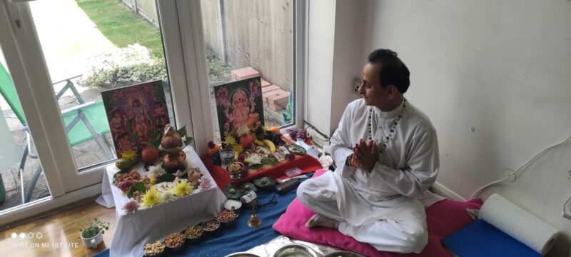 5-Hindu-priest-ketul-joshi-satyanarayan-katha-hindu-priest-hindu-wedding-priest-www.hindupriestketuljoshi.co_.uk_.jpeg