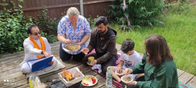 51- grih pravesh puja - Hindu priest - ketul joshi - wedding priest - www.hindupriestketuljoshi.co.uk - Hindu wedding