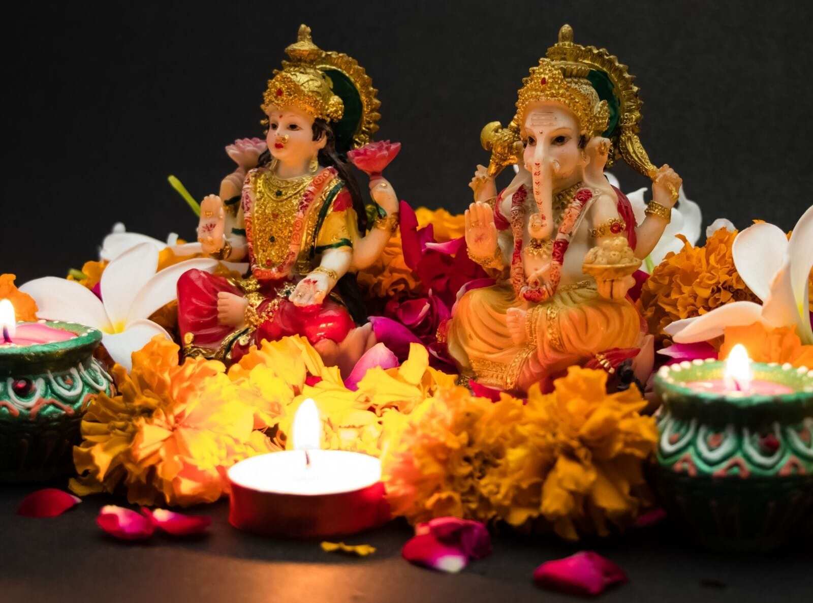 Dhanteras & Diwali Date, muhurt time in UK Pujan vidhi, Mantras, and ...