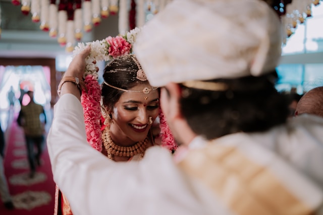 Everything You Need to Know About Hiring a Wedding Officiant - hindu wedding priest -wedding priest london - indian priest - www.hindupriestketuljoshi.co.uk