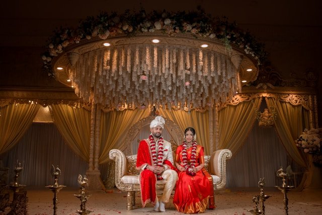 Hindu Wedding Priest UK Ketul Joshi conducting traditional Hindu wedding ceremonies in London and across the UK for traditional and destination weddings.