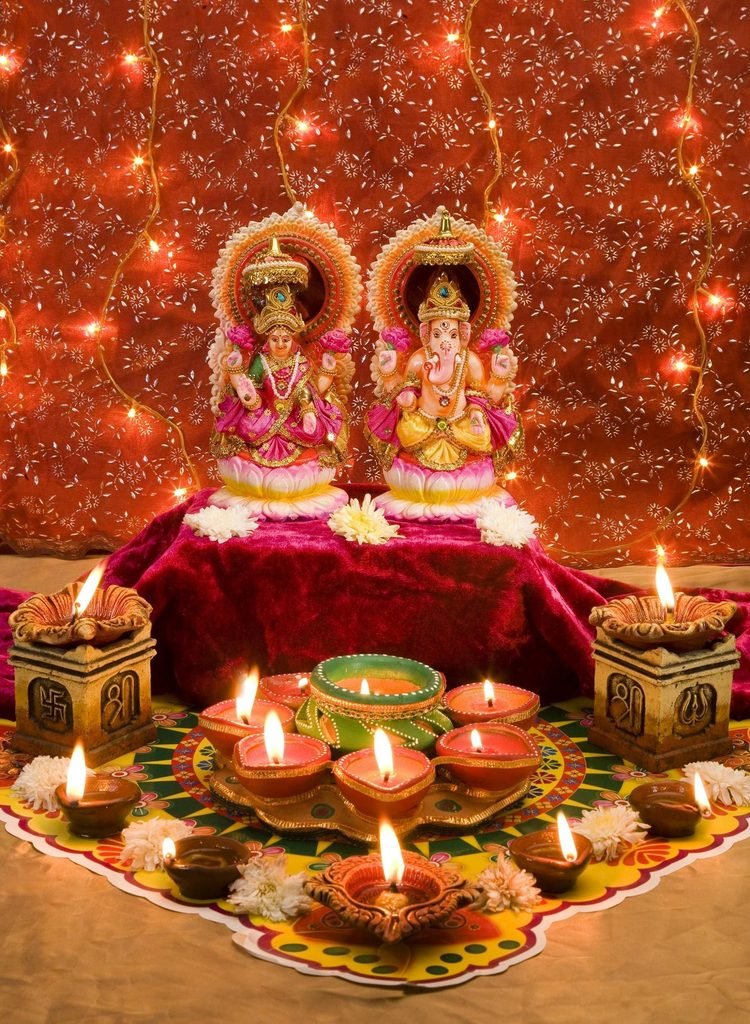Dhanteras 2026 UK Puja with diyas and traditional offerings